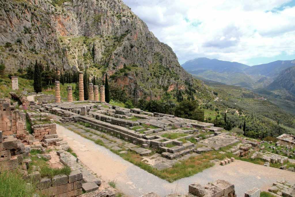 temple-apollon-delphes-grece